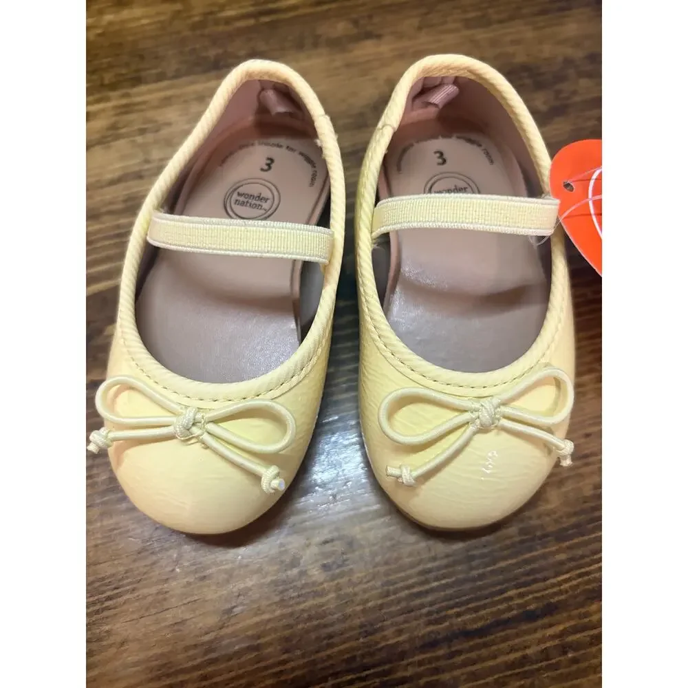 Wonder nation yellow flats size 3